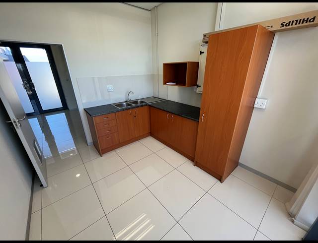 209M² BUSINESS TO LET IN MILNERTON CENTRAL